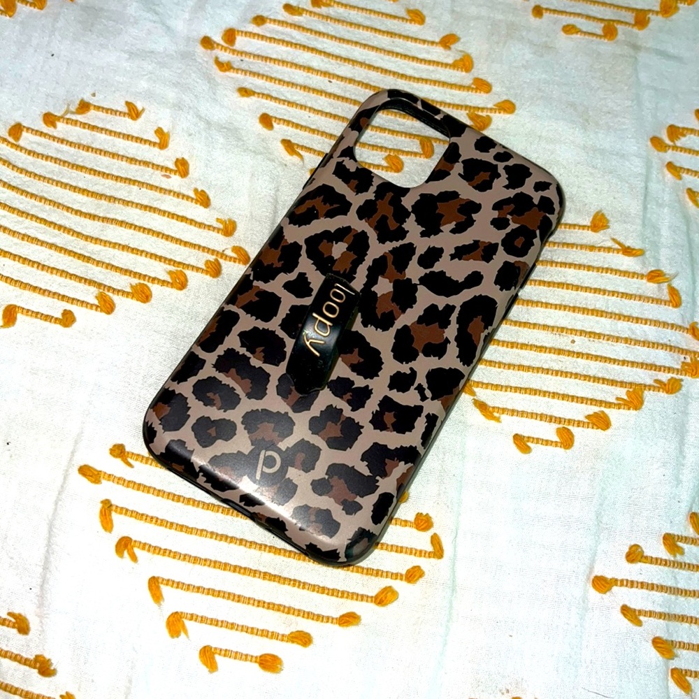 iPhone 11 Leopard loopy phone case 🐆📱